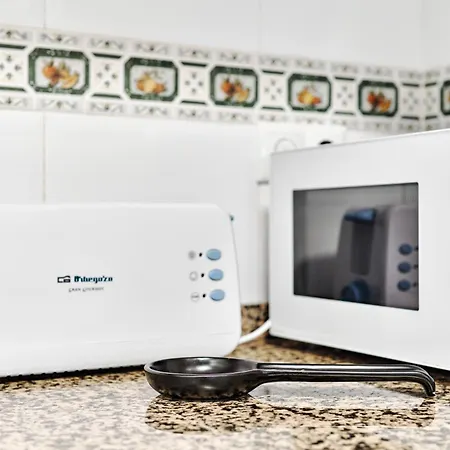 Calle Pola De Siero 38 , Two Bedroom Near Locos With Large Terrace And Air Conditioning In Every Room, Apartamento *