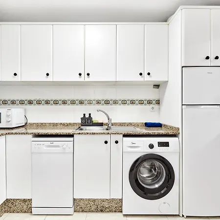 Calle Pola De Siero 38 , Two Bedroom Near Locos With Large Terrace And Air Conditioning In Every Room,