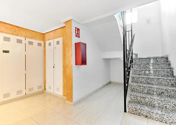 Apartamento Calle Pola De Siero 38 , Two Bedroom Near Locos With Large Terrace And Air Conditioning In Every Room,