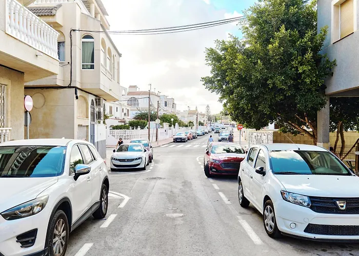 Calle Pola De Siero 38 , Two Bedroom Near Locos With Large Terrace And Air Conditioning In Every Room, Apartamento