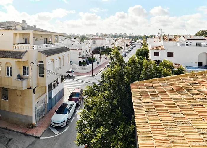 Calle Pola De Siero 38 , Two Bedroom Near Locos With Large Terrace And Air Conditioning In Every Room, Torrevieja
