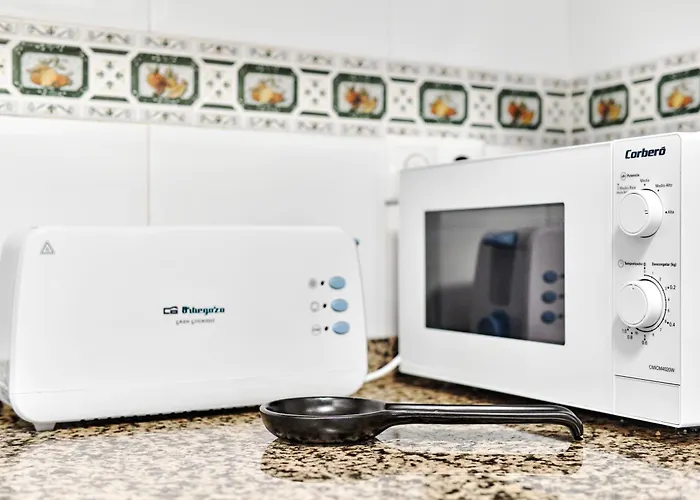 Calle Pola De Siero 38 , Two Bedroom Near Locos With Large Terrace And Air Conditioning In Every Room, Apartamento *