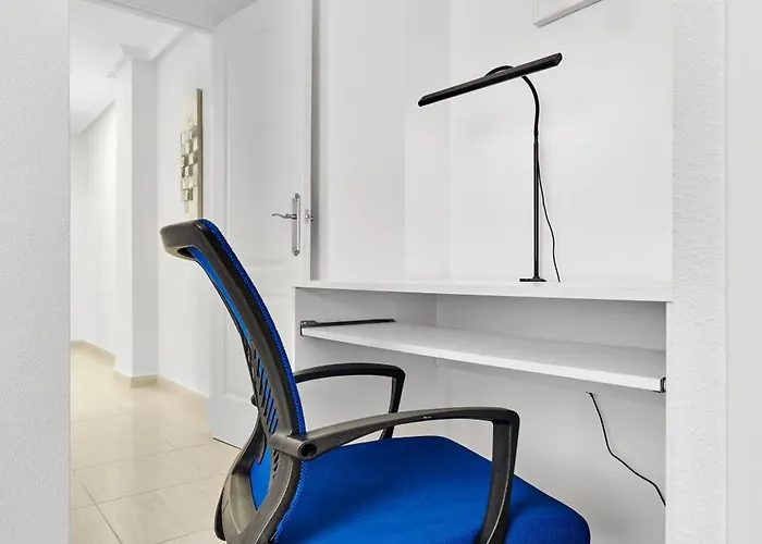 Apartamento Calle Pola De Siero 38 , Two Bedroom Near Locos With Large Terrace And Air Conditioning In Every Room, Torrevieja