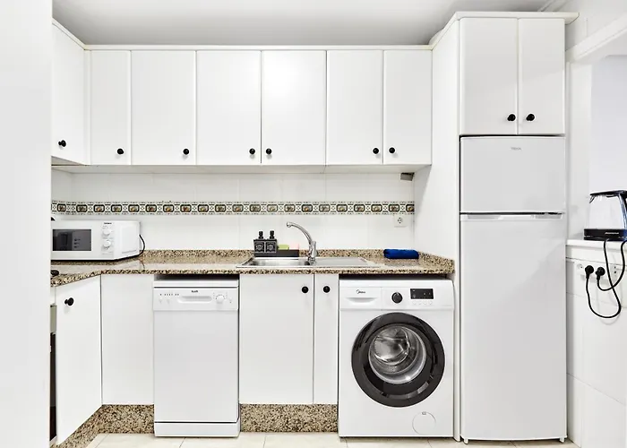 Calle Pola De Siero 38 , Two Bedroom Near Locos With Large Terrace And Air Conditioning In Every Room,