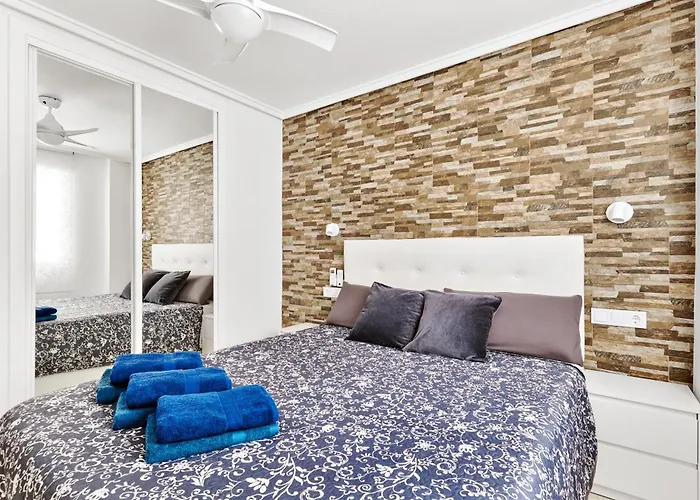 Calle Pola De Siero 38 , Two Bedroom Near Locos With Large Terrace And Air Conditioning In Every Room, *