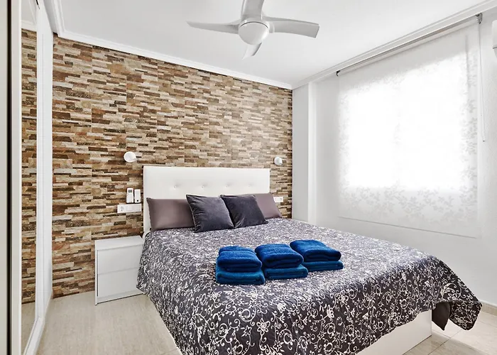 Apartamento Calle Pola De Siero 38 , Two Bedroom Near Locos With Large Terrace And Air Conditioning In Every Room,