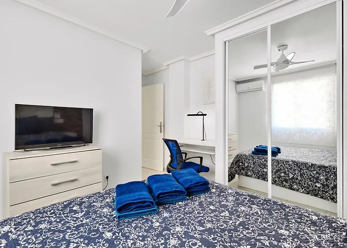 Calle Pola De Siero 38 , Two Bedroom Near Locos With Large Terrace And Air Conditioning In Every Room,