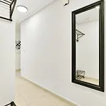 Calle Pola De Siero 38 , Two Bedroom Near Locos With Large Terrace And Air Conditioning In Every Room, Апартаменты