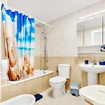 Calle Pola De Siero 38 , Two Bedroom Near Locos With Large Terrace And Air Conditioning In Every Room, Апартаменты Торевьиа
