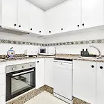 Апартаменты Calle Pola De Siero 38 , Two Bedroom Near Locos With Large Terrace And Air Conditioning In Every Room, Торевьиа