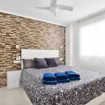 Апартаменты Calle Pola De Siero 38 , Two Bedroom Near Locos With Large Terrace And Air Conditioning In Every Room,
