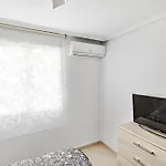 Calle Pola De Siero 38 , Two Bedroom Near Locos With Large Terrace And Air Conditioning In Every Room, Апартаменты *