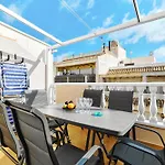 Calle Pola De Siero 38 , Two Bedroom Near Locos With Large Terrace And Air Conditioning In Every Room, Апартаменты