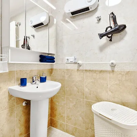 Apartament Calle Pola De Siero 38 , Two Bedroom Near Locos With Large Terrace And Air Conditioning In Every Room, *
