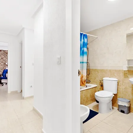 Calle Pola De Siero 38 , Two Bedroom Near Locos With Large Terrace And Air Conditioning In Every Room, Torrevieja