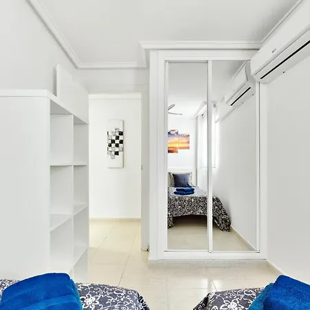 Apartament Calle Pola De Siero 38 , Two Bedroom Near Locos With Large Terrace And Air Conditioning In Every Room, Torrevieja
