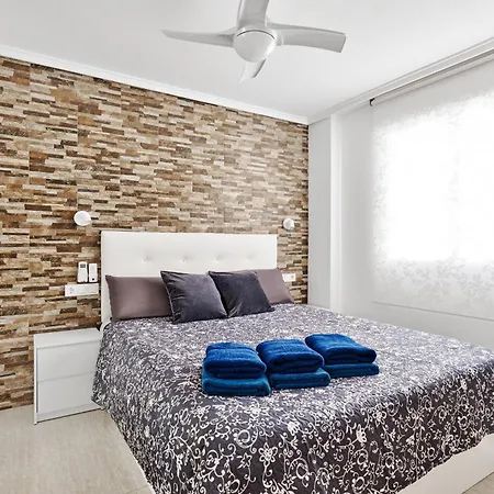 Apartamento Calle Pola De Siero 38 , Two Bedroom Near Locos With Large Terrace And Air Conditioning In Every Room,