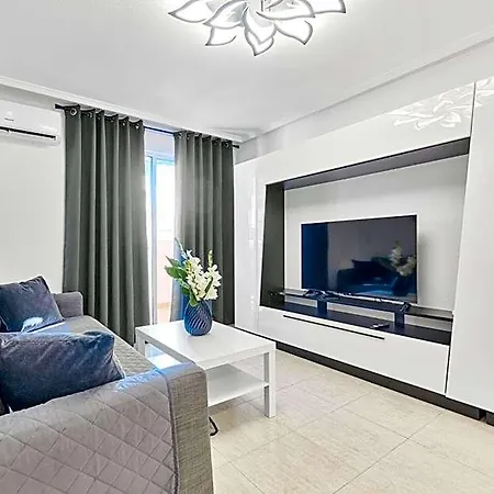 Calle Pola De Siero 38 , Two Bedroom Near Locos With Large Terrace And Air Conditioning In Every Room, Torrevieja