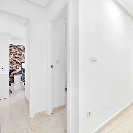 Calle Pola De Siero 38 , Two Bedroom Near Locos With Large Terrace And Air Conditioning In Every Room, * Torrevieja