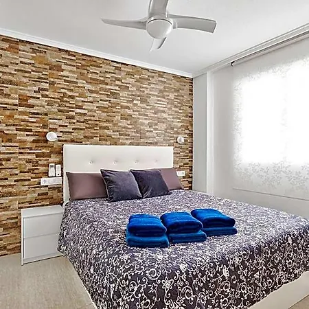 Apartament Calle Pola De Siero 38 , Two Bedroom Near Locos With Large Terrace And Air Conditioning In Every Room,