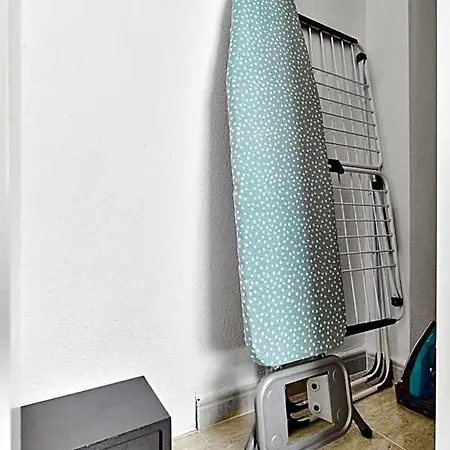 Calle Pola De Siero 38 , Two Bedroom Near Locos With Large Terrace And Air Conditioning In Every Room, Apartament