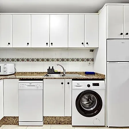 Calle Pola De Siero 38 , Two Bedroom Near Locos With Large Terrace And Air Conditioning In Every Room, Apartament *
