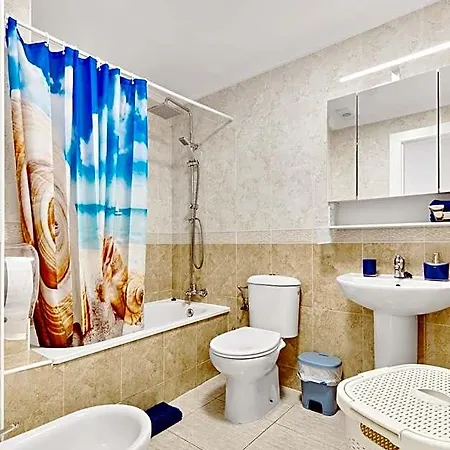 Calle Pola De Siero 38 , Two Bedroom Near Locos With Large Terrace And Air Conditioning In Every Room, Apartament *