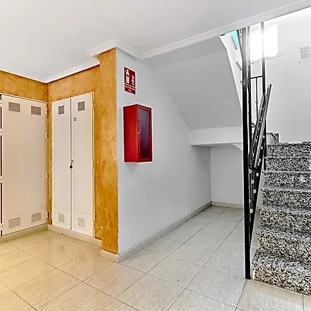 Calle Pola De Siero 38 , Two Bedroom Near Locos With Large Terrace And Air Conditioning In Every Room, Torrevieja