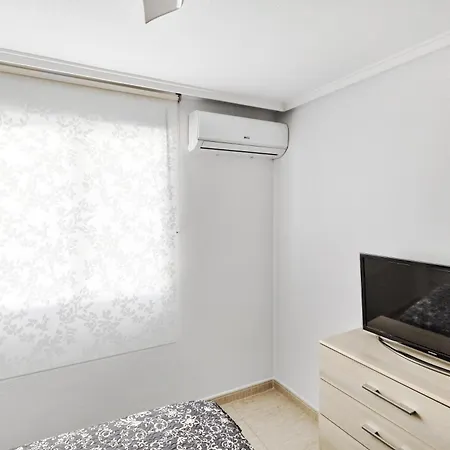 Calle Pola De Siero 38 , Two Bedroom Near Locos With Large Terrace And Air Conditioning In Every Room, Appartamento *