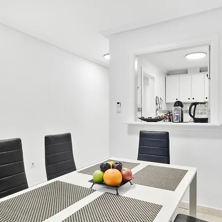 Calle Pola De Siero 38 , Two Bedroom Near Locos With Large Terrace And Air Conditioning In Every Room, Appartamento *